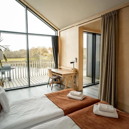 Krovacja - Caloroczne W Puszczy Noteckiej Nyaraló *